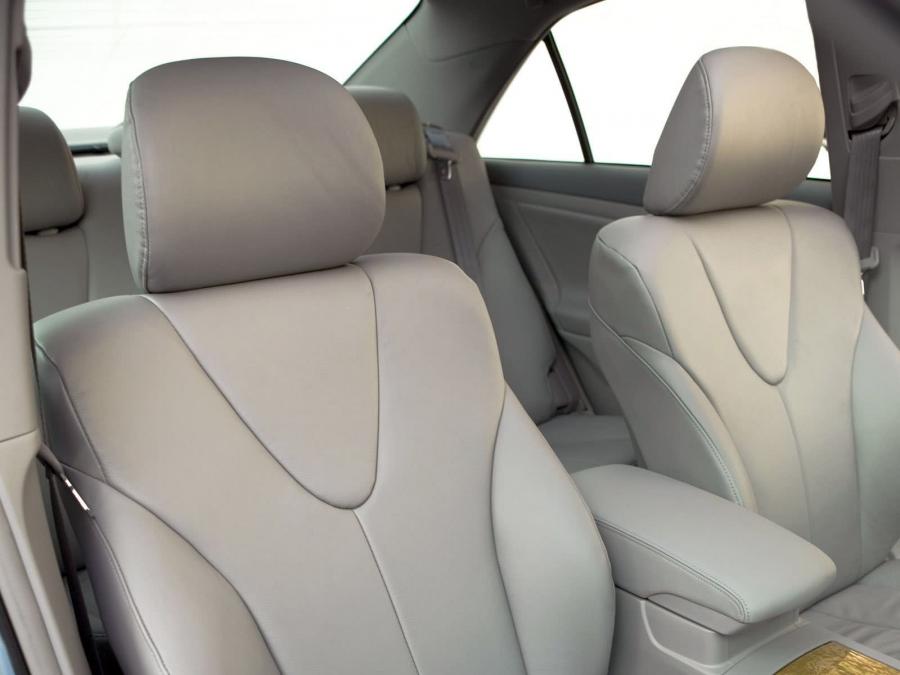 Детали интерьера Toyota Camry XLE 2006 года  (NA) (фото 6 из 46)